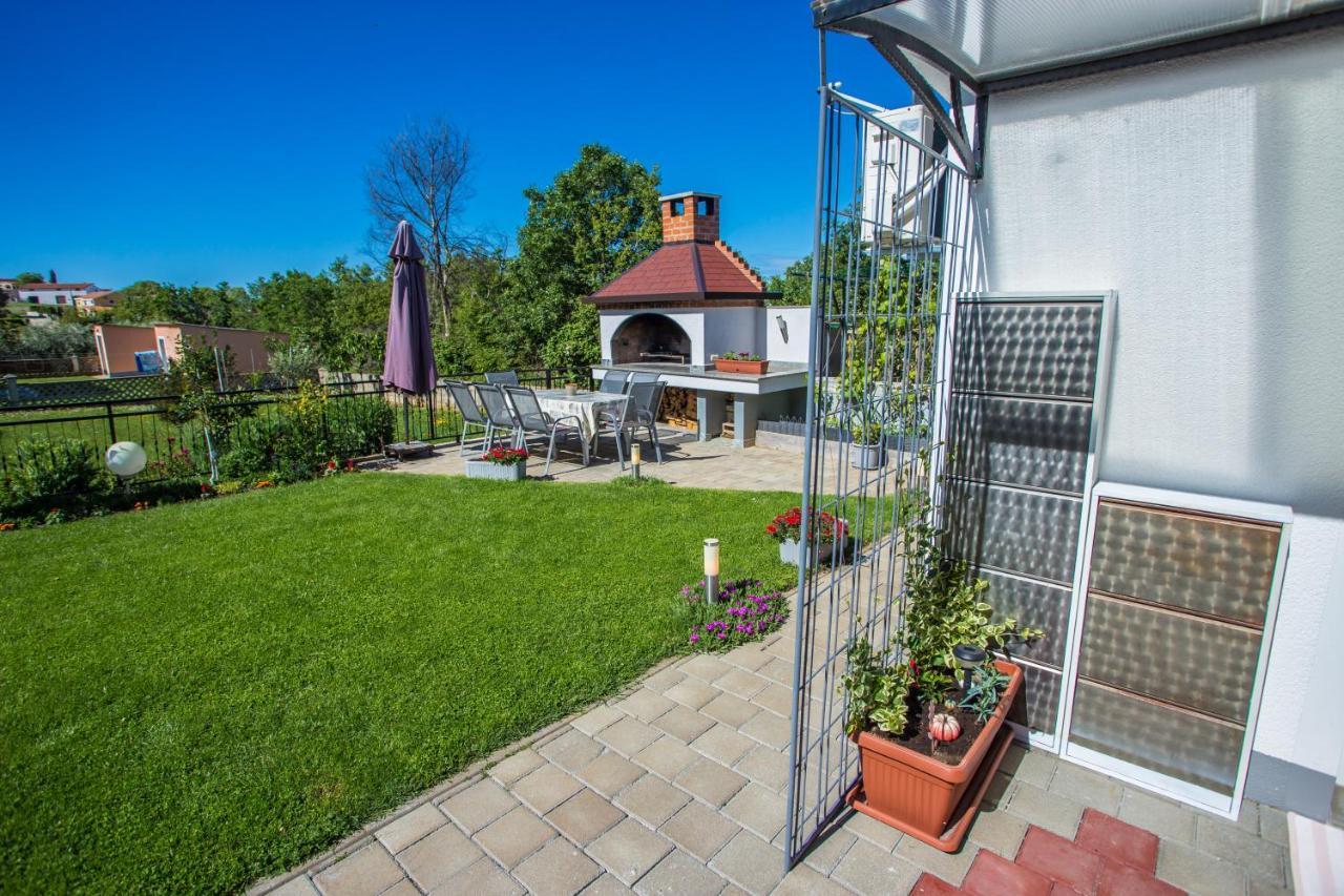 App Rosi Lägenhet Poreč Exteriör bild
