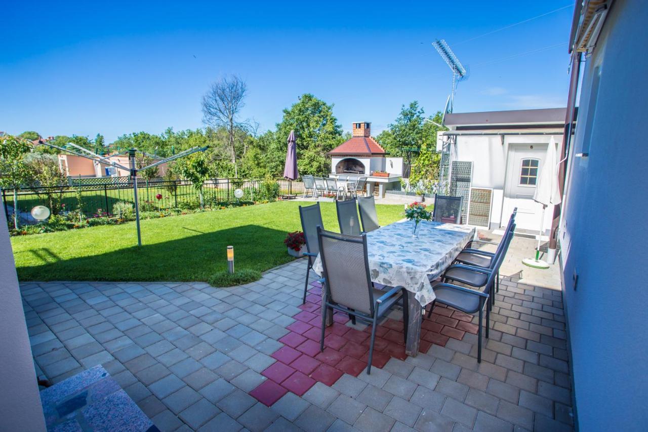 App Rosi Lägenhet Poreč Exteriör bild